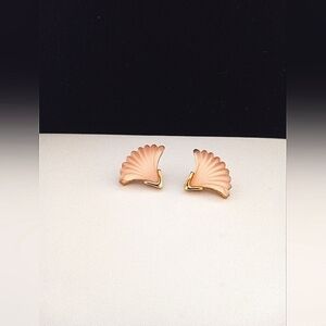 Whiting & Davis Earrings Frosted Peach Glass Shell Shape RARE FIND